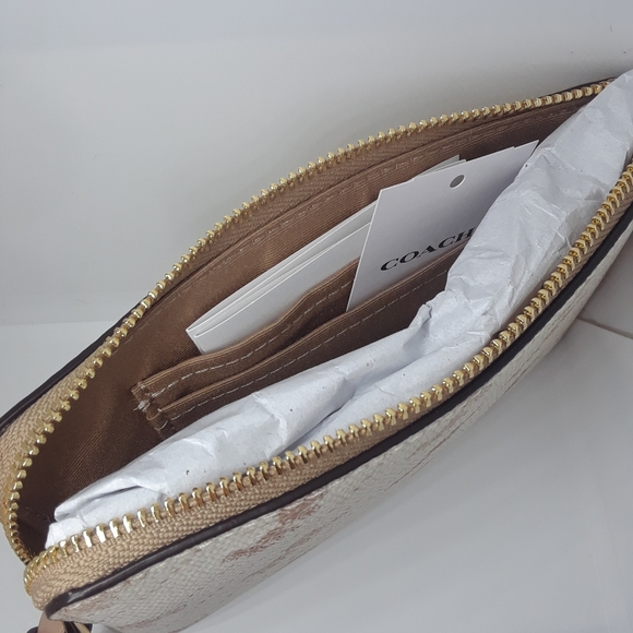 Coach Wristlet Horse And Carriage Print - Picture 12 of 13